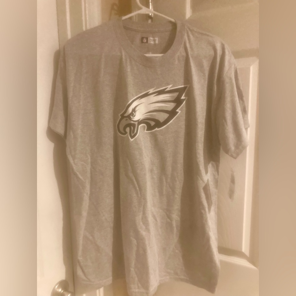 Mens NFL Team Apparel Philadelphia Eagles T-Shirt Size Large New With Tags